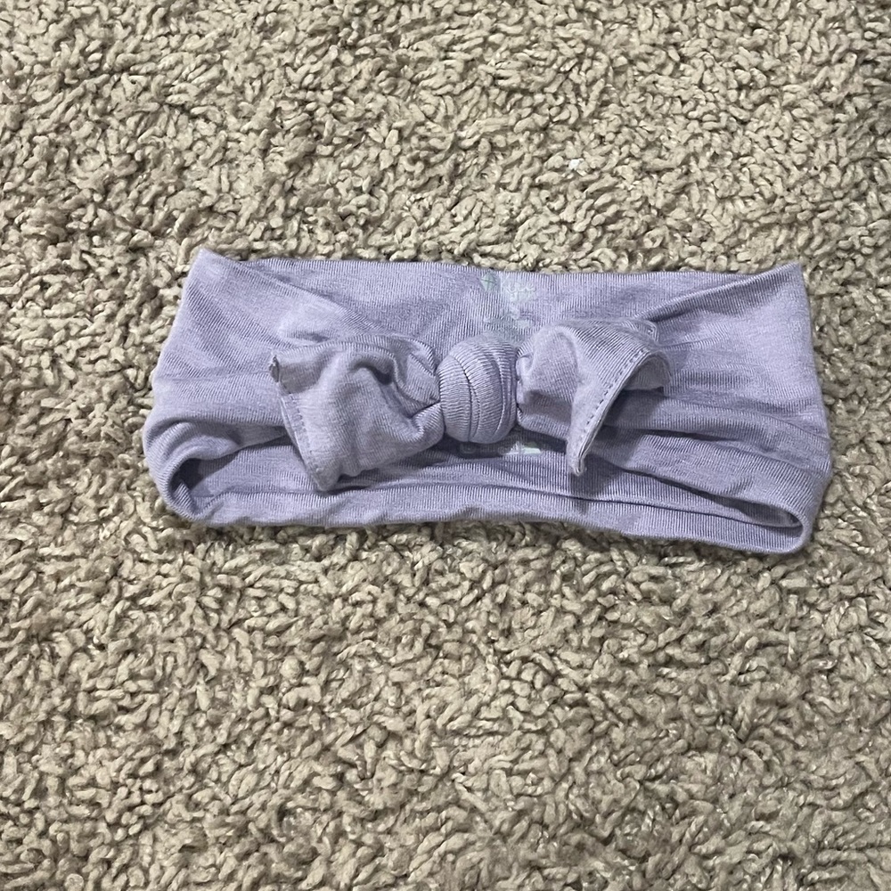 Kyte bows in Taro and Sage, 0-3 months size!